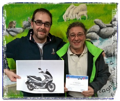 1 Premio - Scooter Honda PCX 125cc [by Sembenini.. Riva dG]..